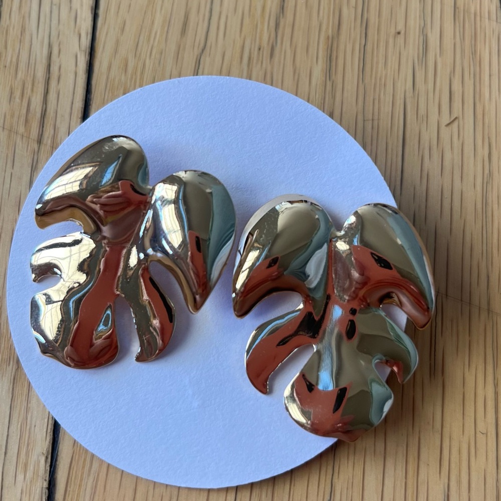 Gold palm leaf earrings